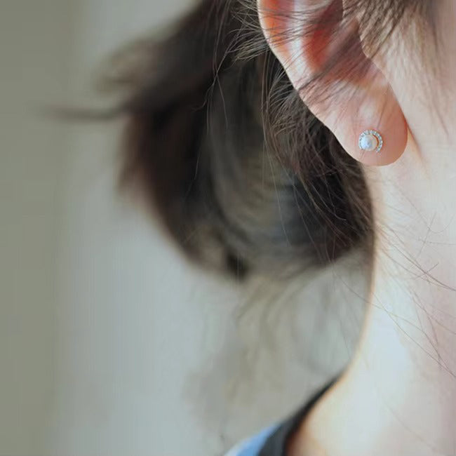 Vaya Pearl & Crystal Studs Earrings