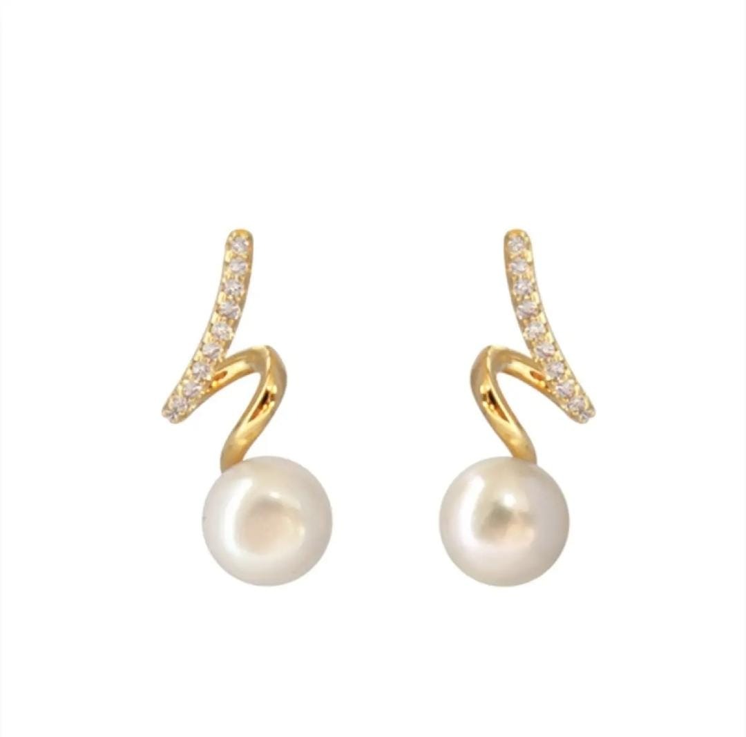 Kael Pearl & Crystal Twist Studs Earrings