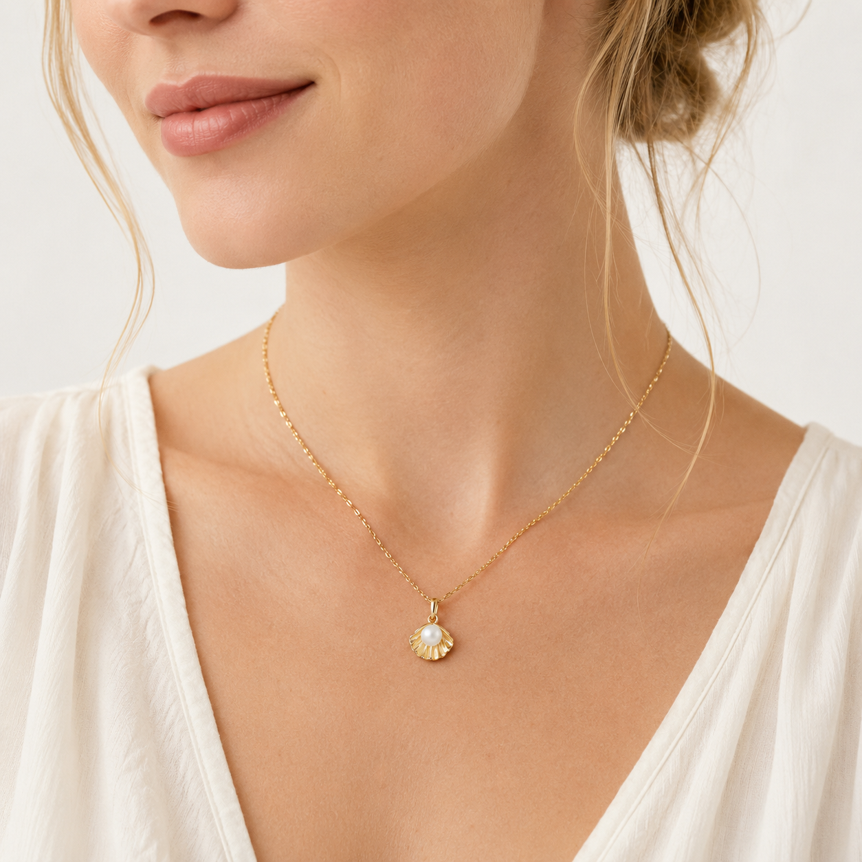 Elena Shell Pearl Pendant Necklace