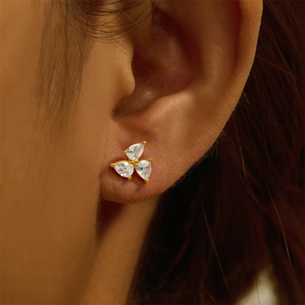 Mirae Crystal	Screw Back Studs Earrings