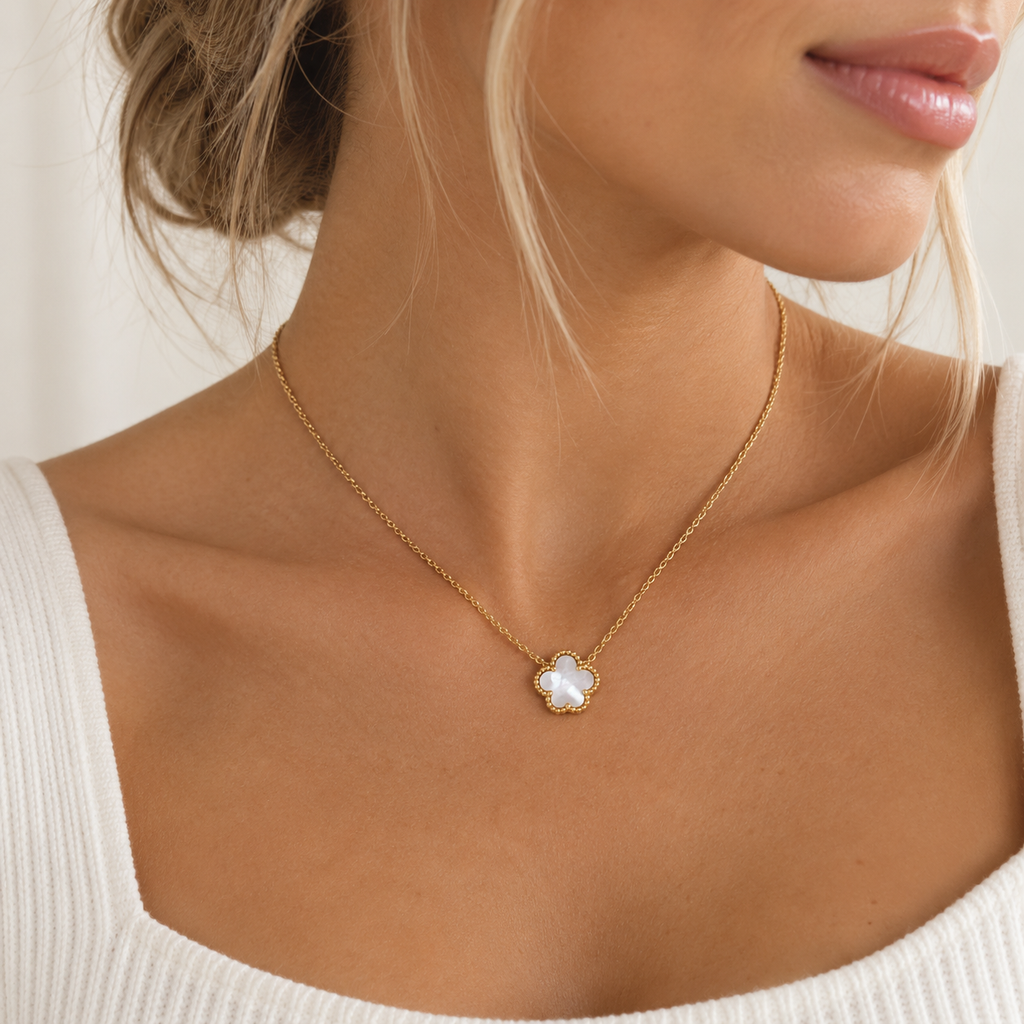 Bronte Five-Leaf White Clover Necklace | Waterproof 18k Gold