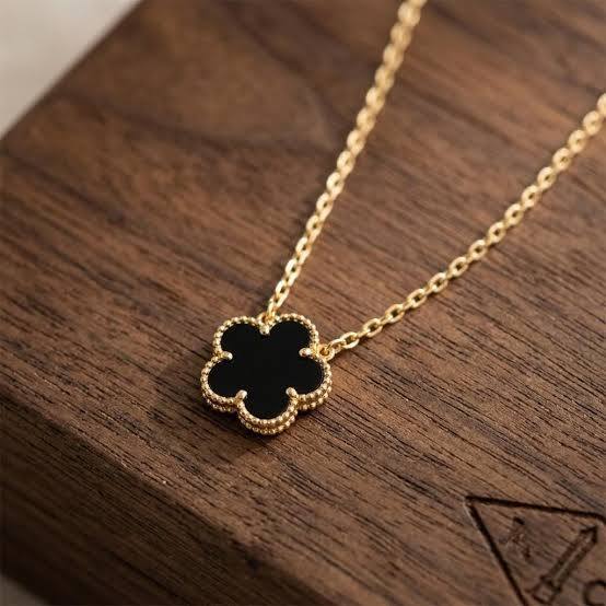 Bronte Five-Leaf Black Clover Necklace | Waterproof 18k Gold