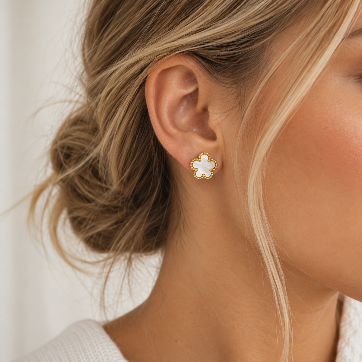 Bronte Five-Leaf White Clover Stud Earrings | Waterproof 18k Gold