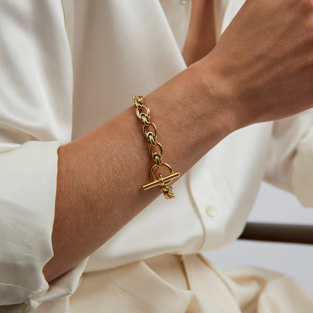 Caroline Toggle Bar Bracelet 8MM | Waterproof 18k Gold