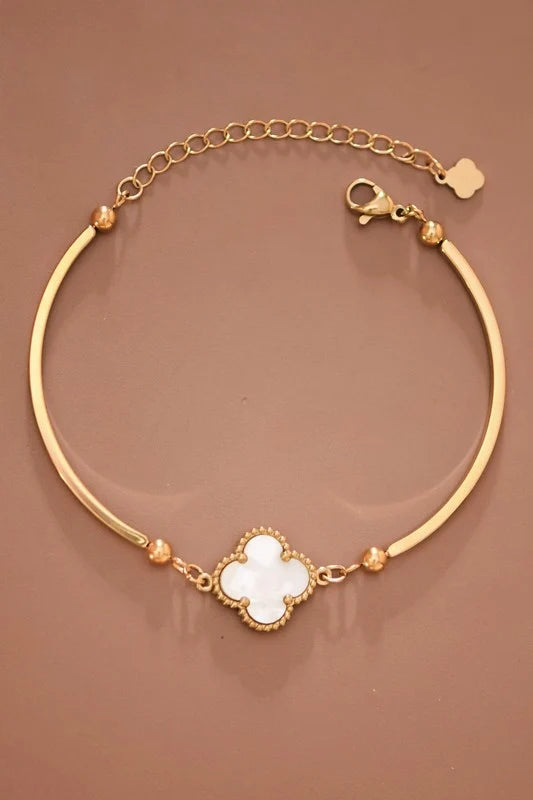 Dakota White Pearl Four-Leaf Clover Bracelet | Waterproof 18k Gold