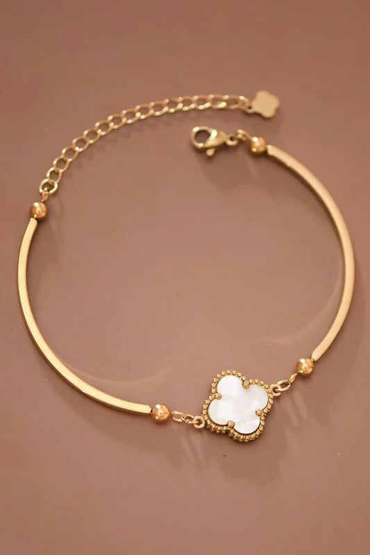 Dakota White Pearl Four-Leaf Clover Bracelet | Waterproof 18k Gold