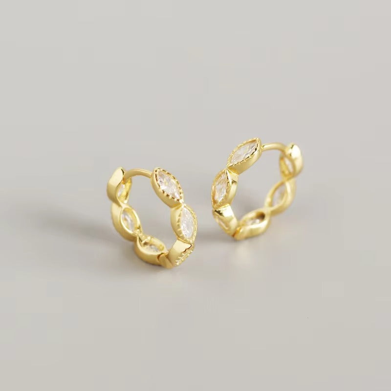Dallas Twisted Crystal Hoops