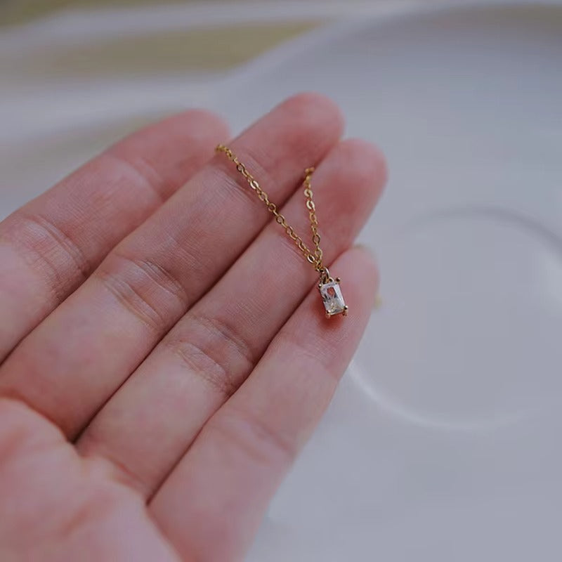 Flushing	Crystal Pendant Necklace