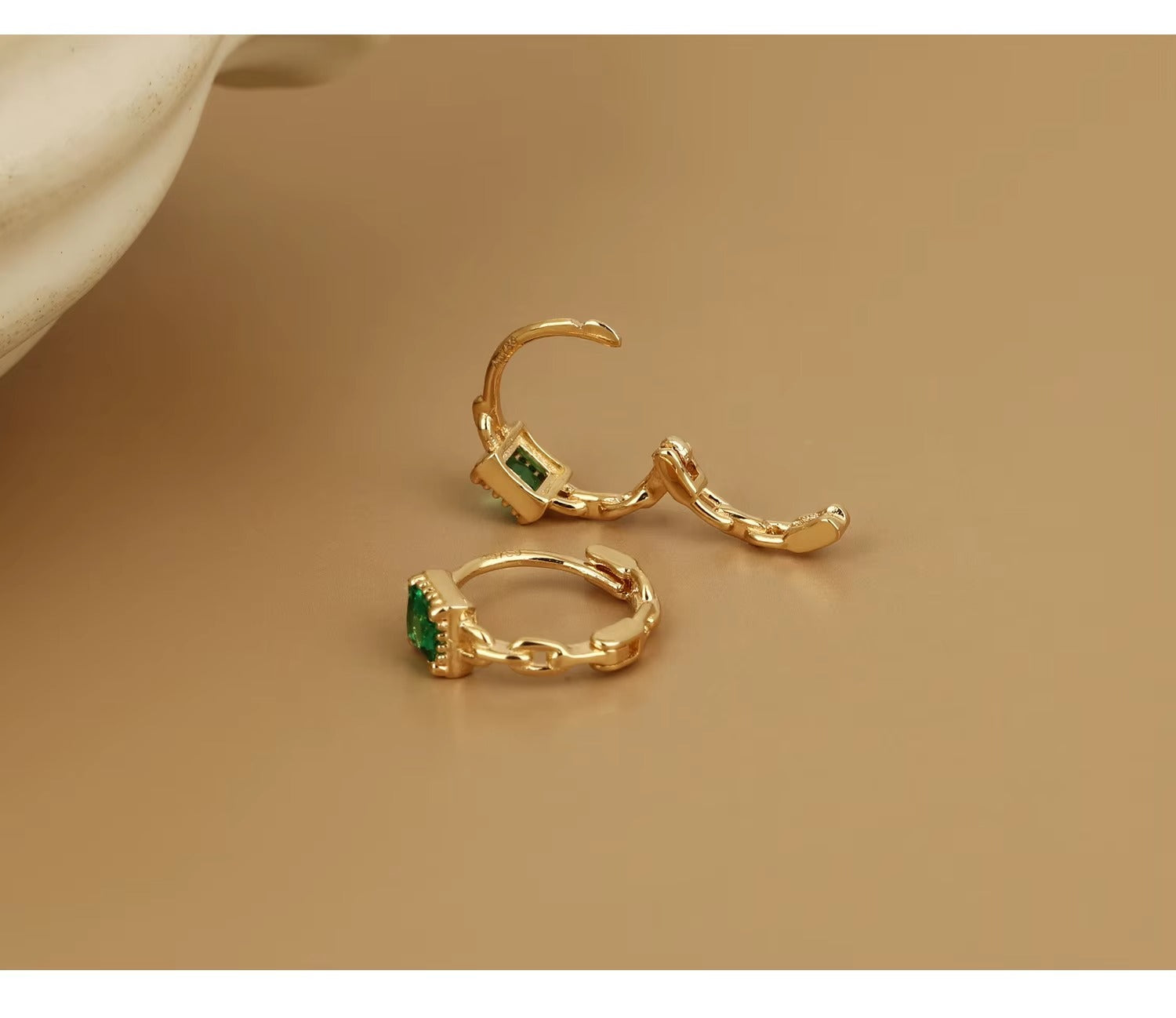 Barram Emerald Green	Hoops