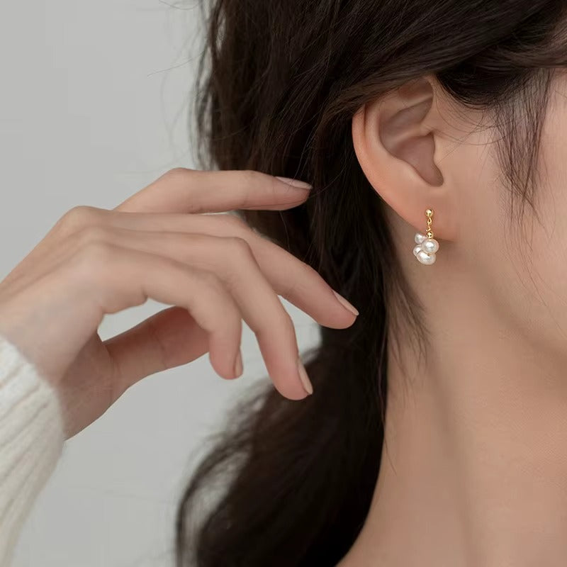 Farmington Pearls Hoops