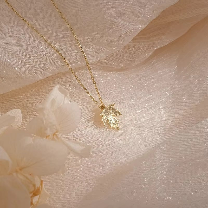 Mound Maple Leaf Pendant Necklace