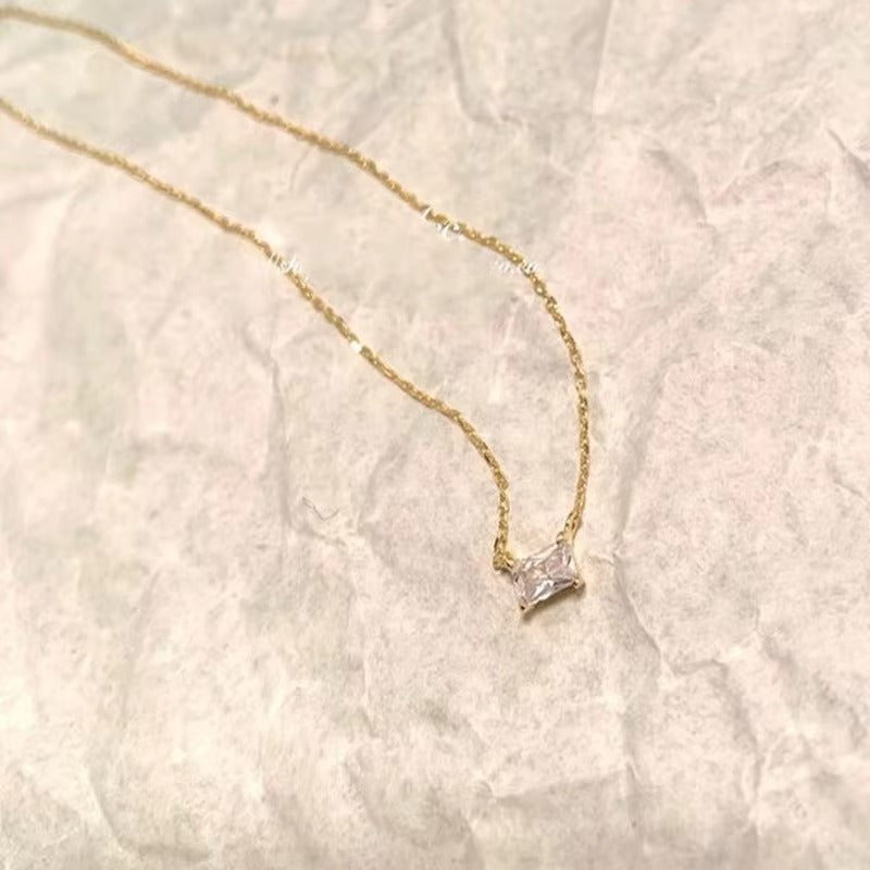 Flossmoor Crystal Soloitaire Pendant Necklace