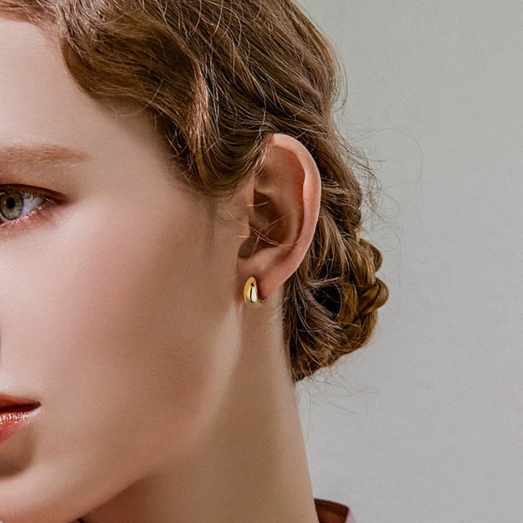 Lynda Exquisite Teardrop-Shaped Gold Hoops