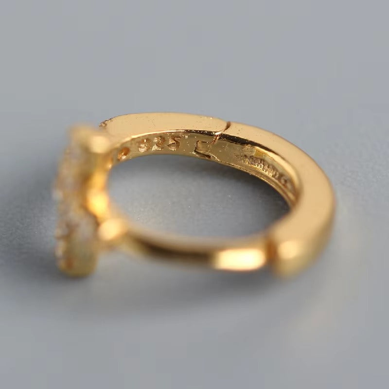 Chicago	Crystal Cross	Hoops