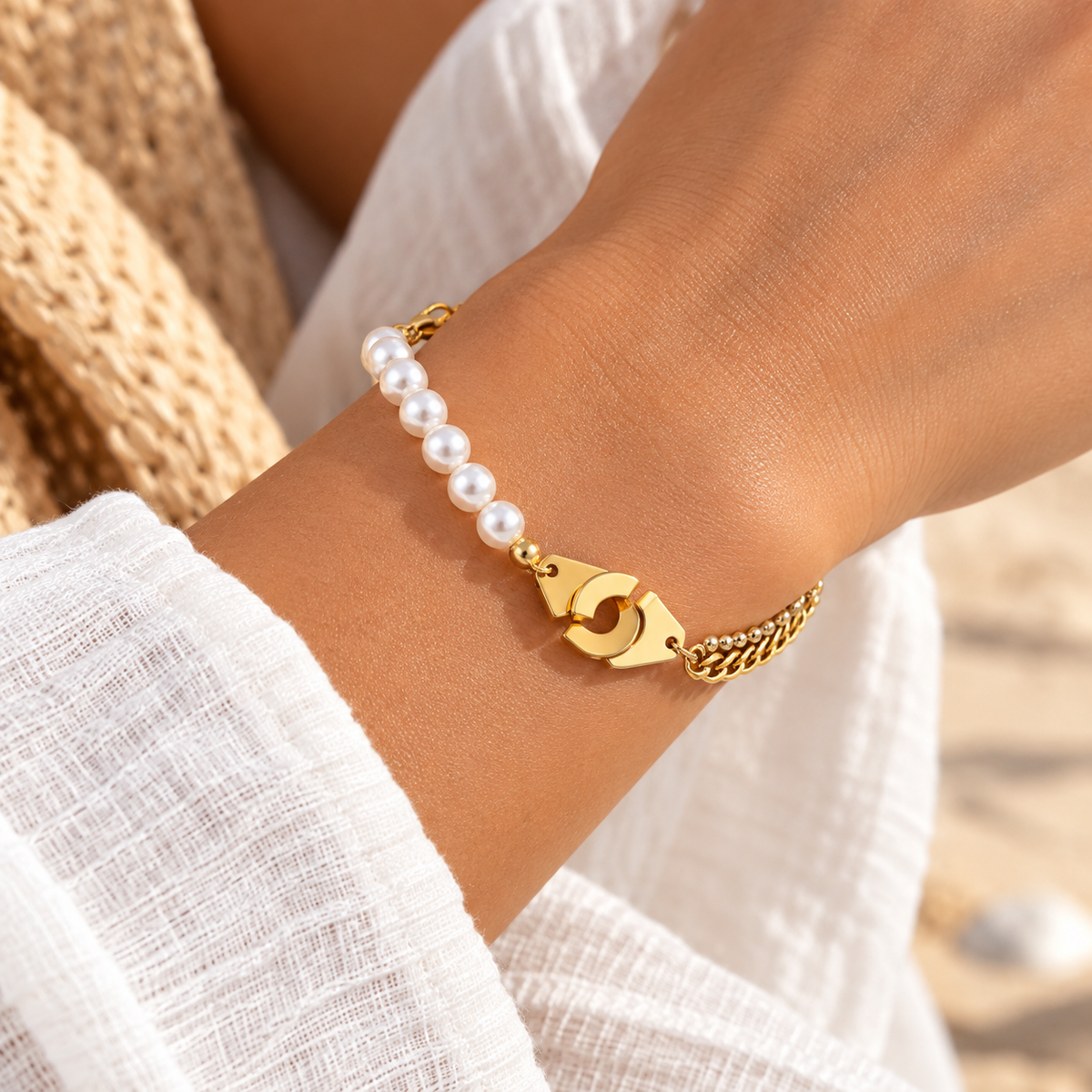 Hasel Handcuff Pearl Bracelet | Waterproof 18K Gold