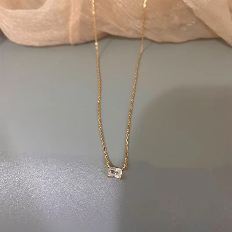 Flossmoor Crystal Soloitaire Pendant Necklace