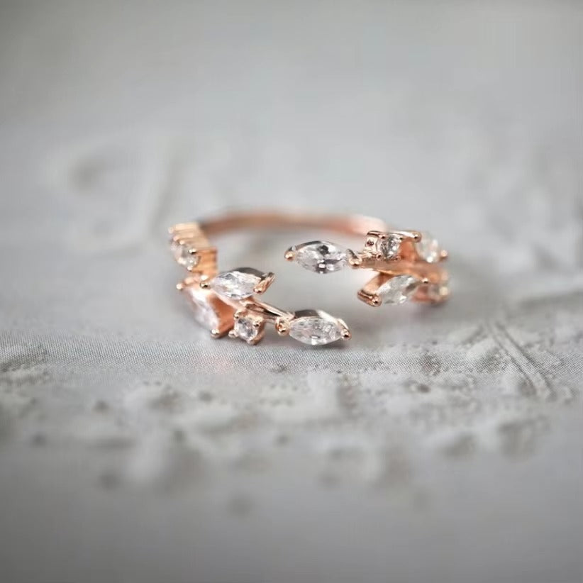 Empress	Hugging Arms Size Adjustable Ring