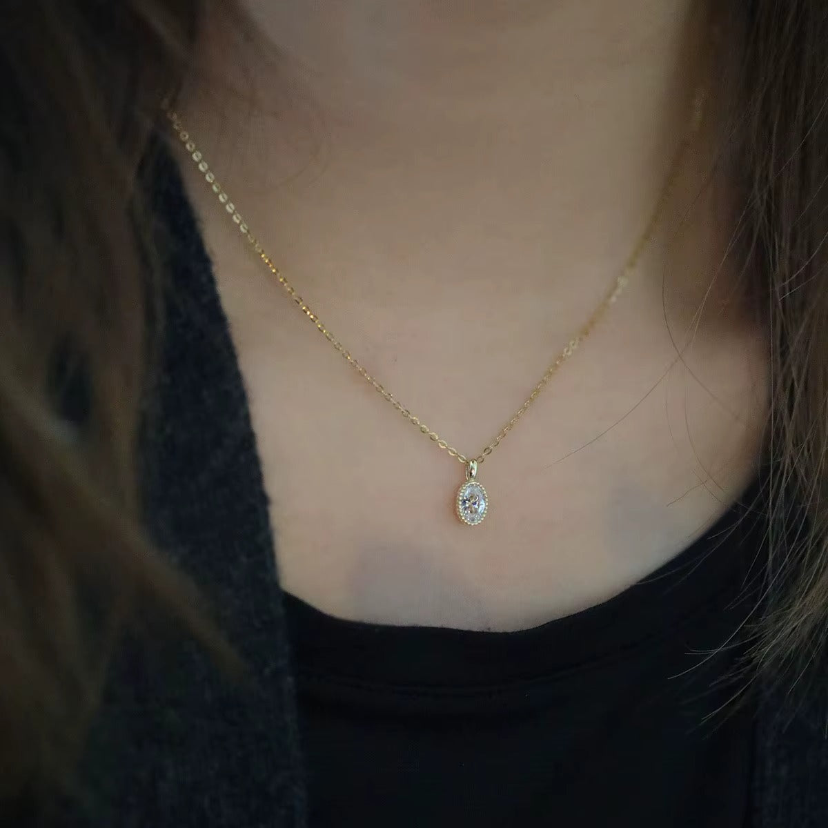 Calabasas Oval Crystal Pendant Necklace