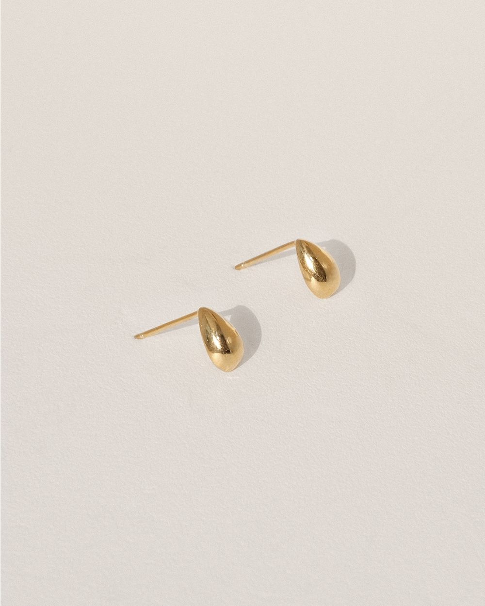Blou Teardrop Shape Studs