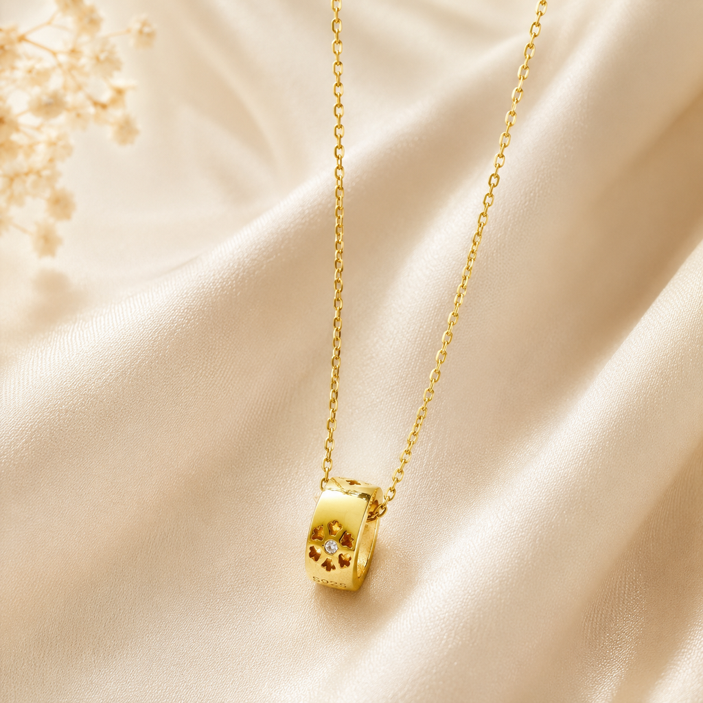 Claro Ring Pendant Necklace- Gold