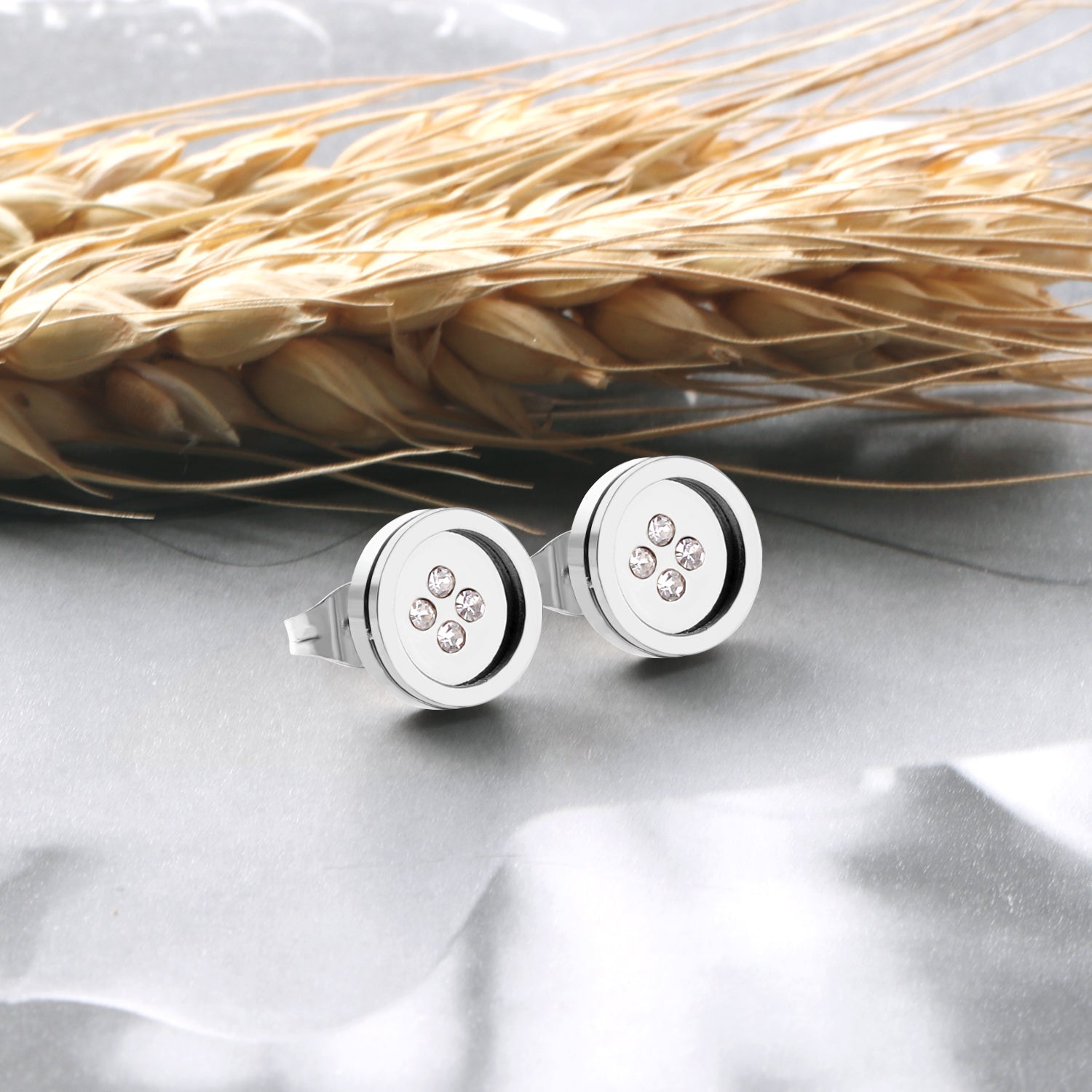 Iolanda Button Shape Studs