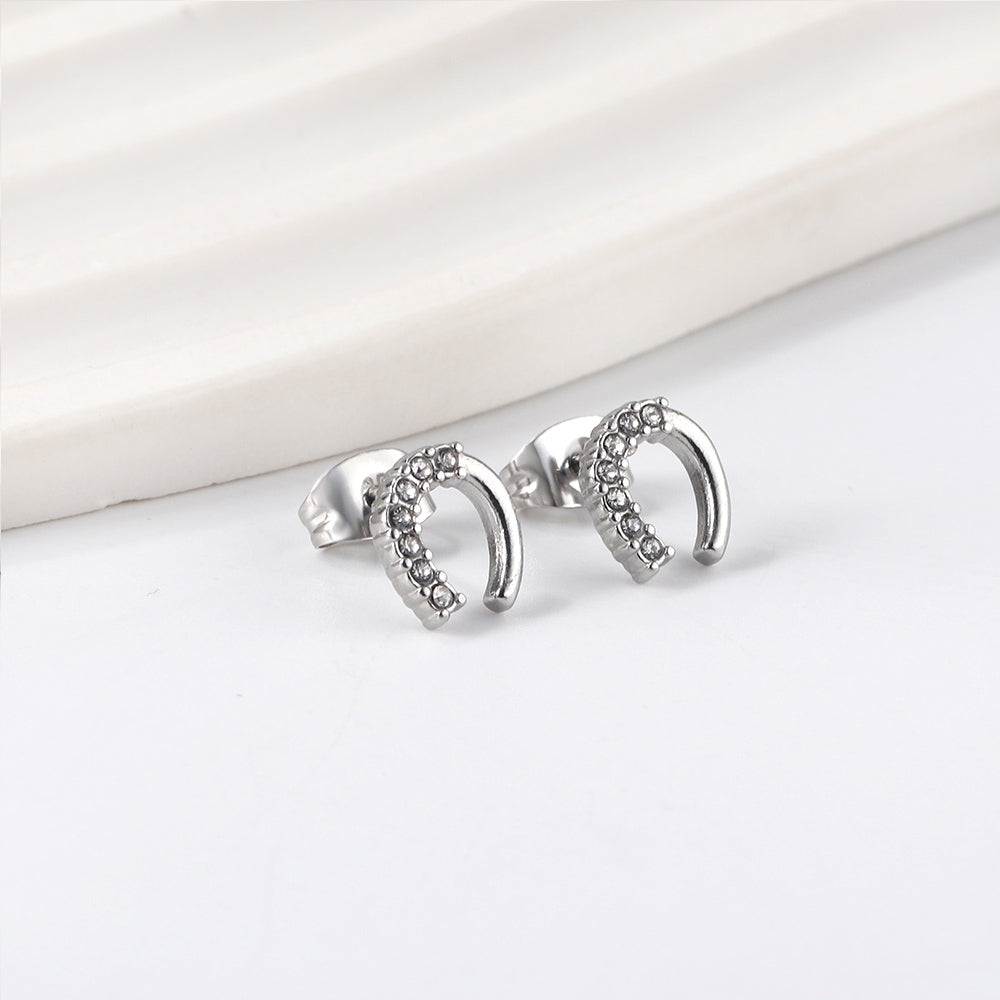 Daphne Horse shoe Studs