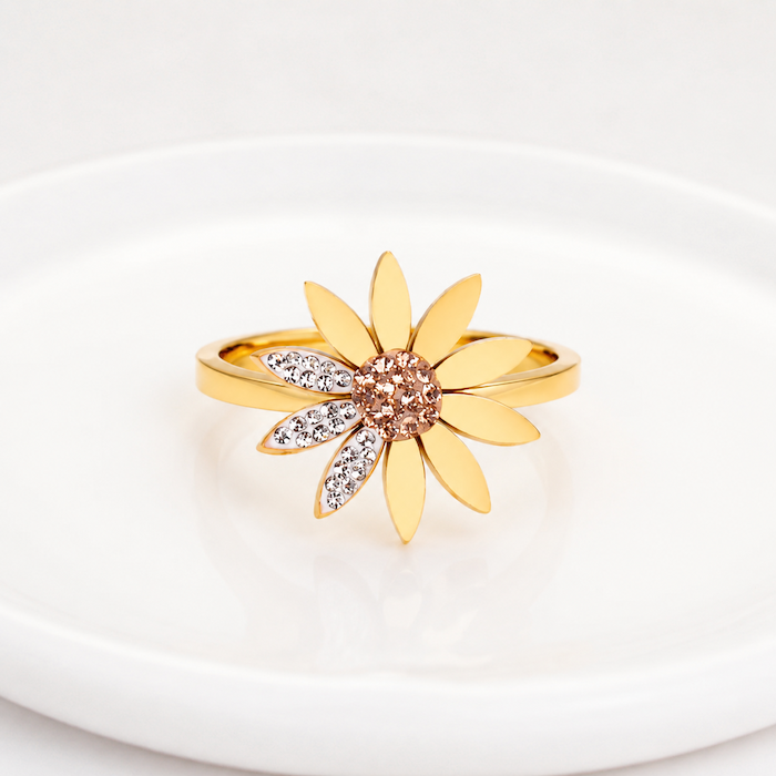 Lexi Jewelled Daisy Ring | Waterproof 18K Gold