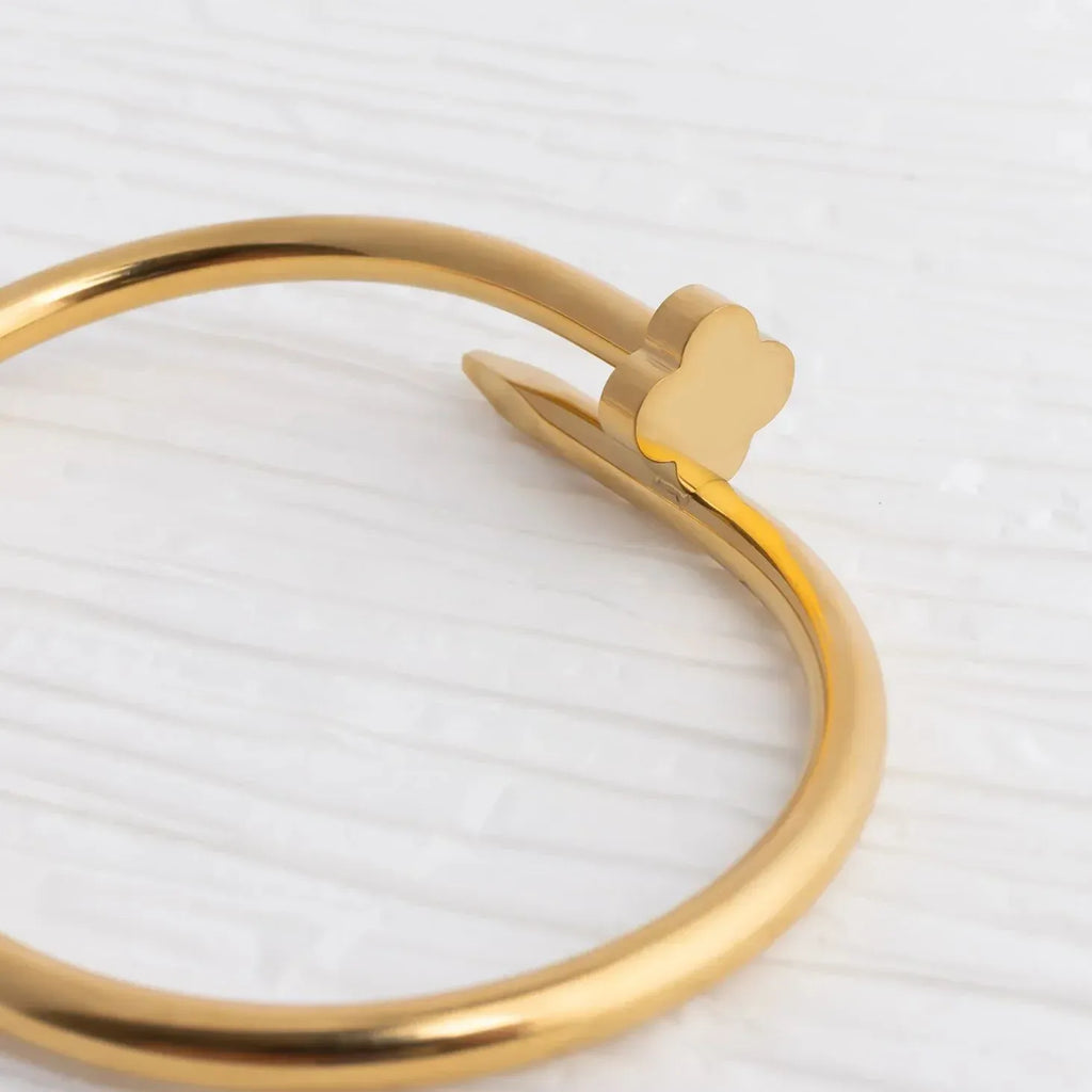 Nova Clover Nail Hinged Bangle Bracelet | Waterproof 18k Gold