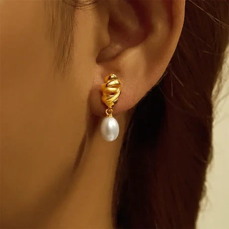 Lux Pearl Drops earrings
