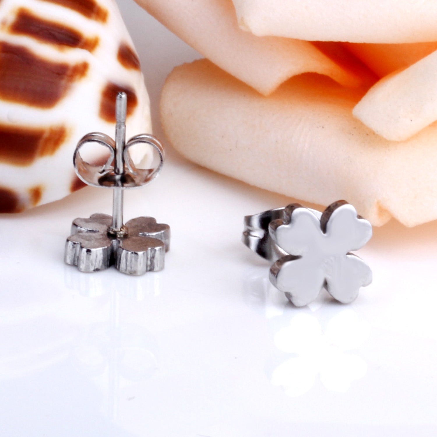 Estela 4 Petal Clover Studs