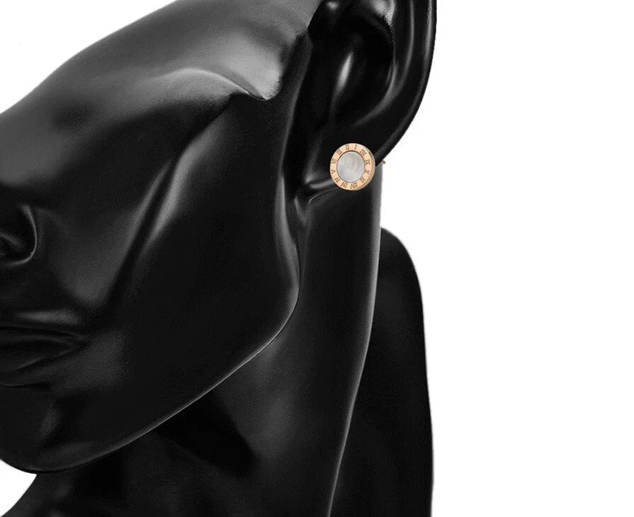 Eloá	Roman Numeral Round Studs -Gold