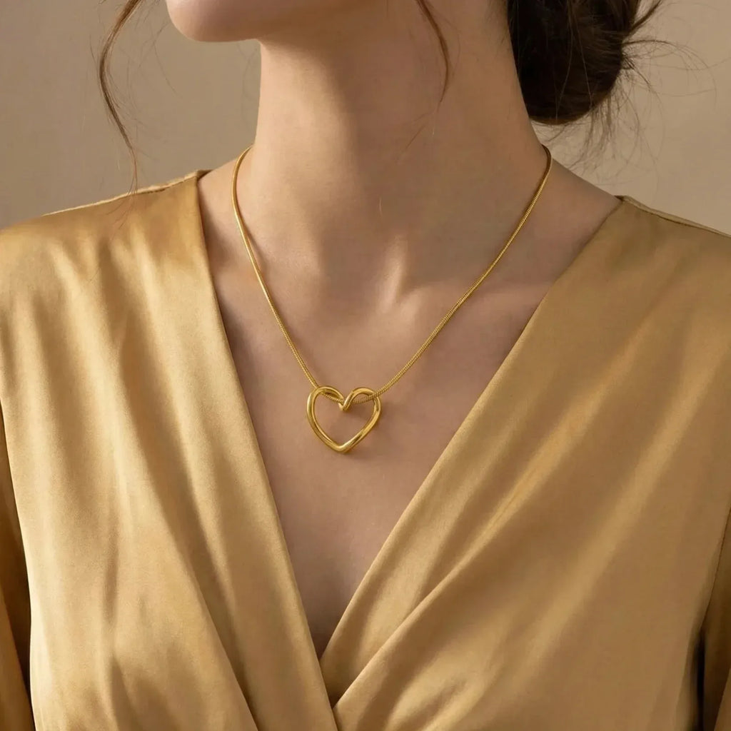 Cybele Hollow Heart Necklace | Waterproof 18k Gold