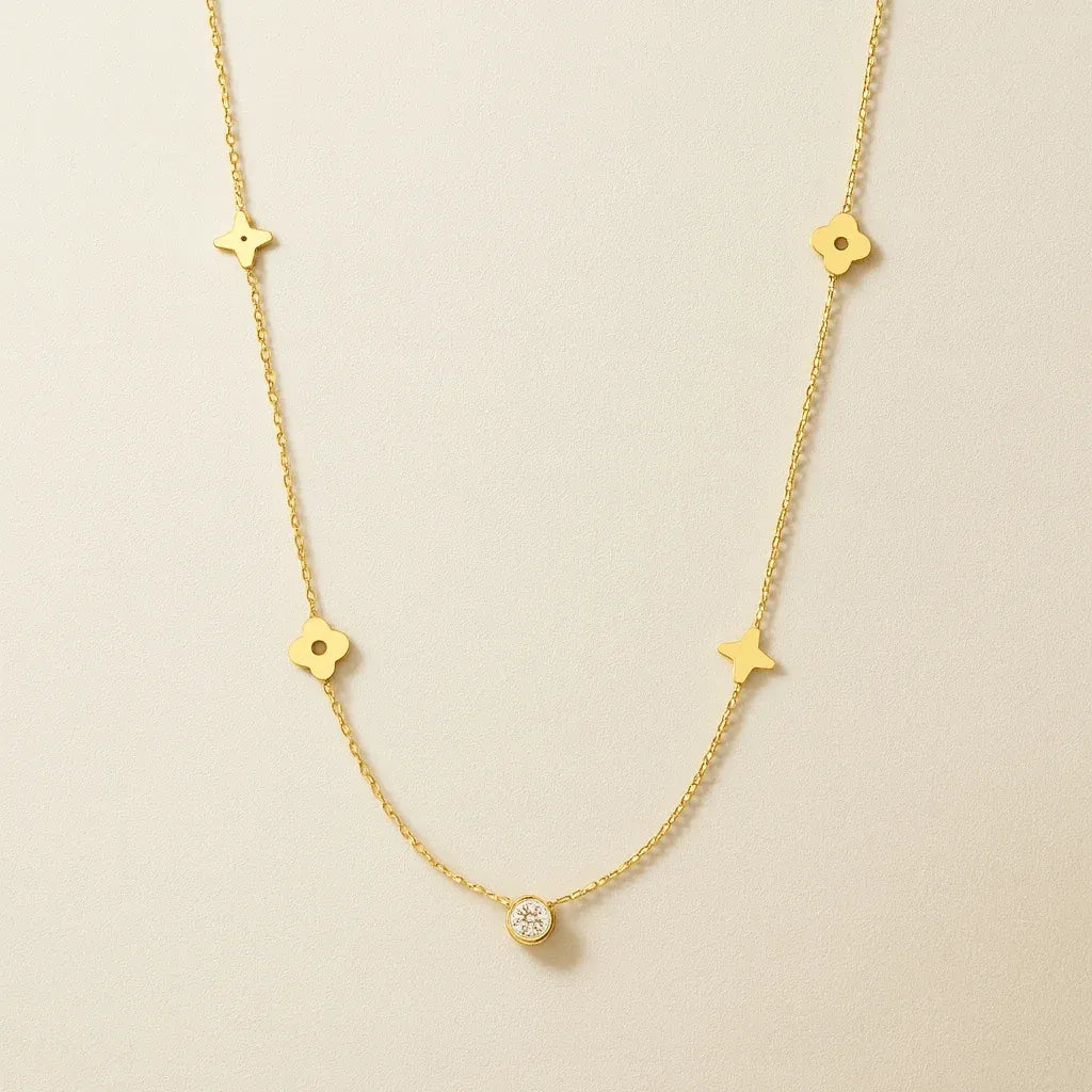 Amaris Clover & Solitaire Necklace | Waterproof 18k Gold