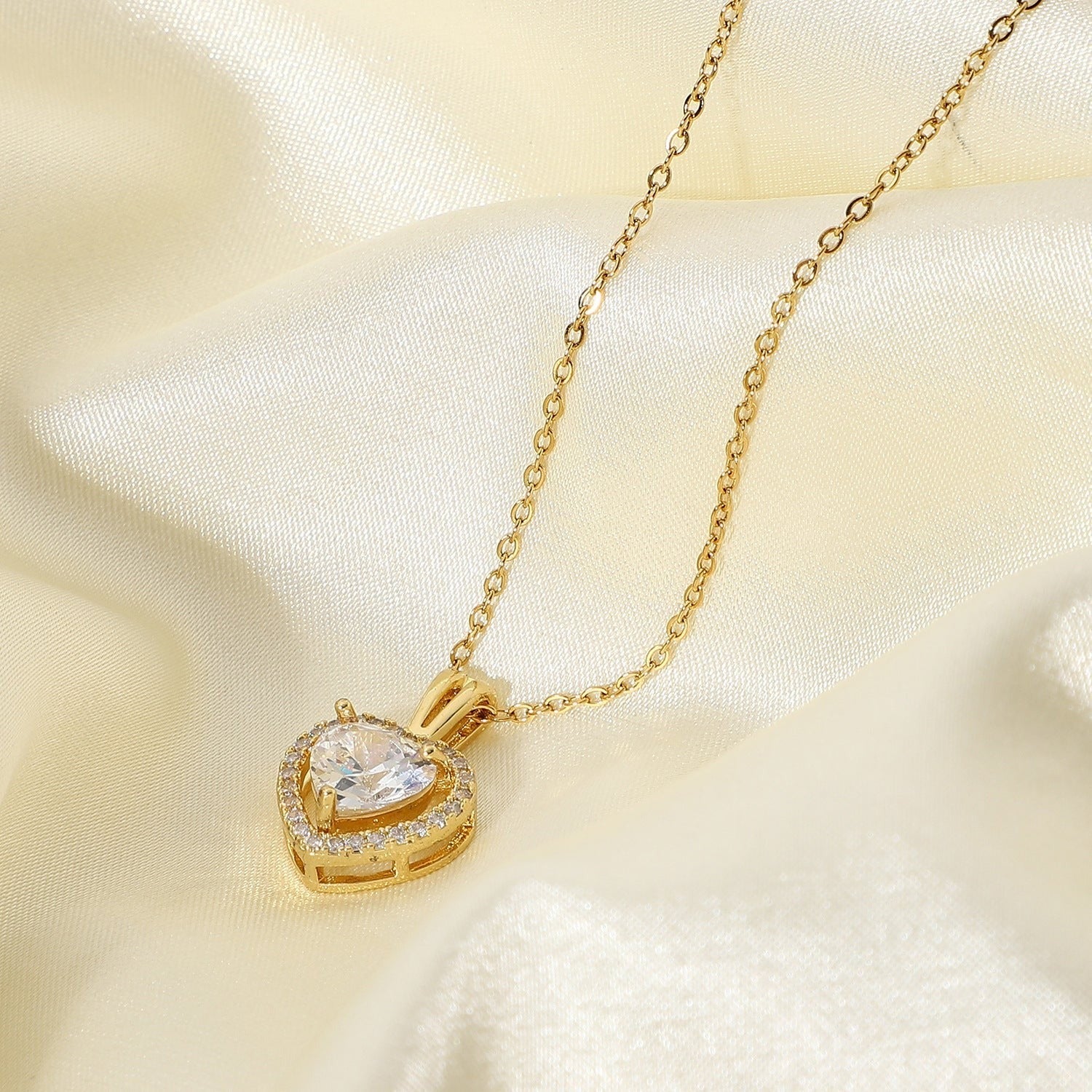 Nova Solitaire Heart Necklace | Waterproof 18k Gold
