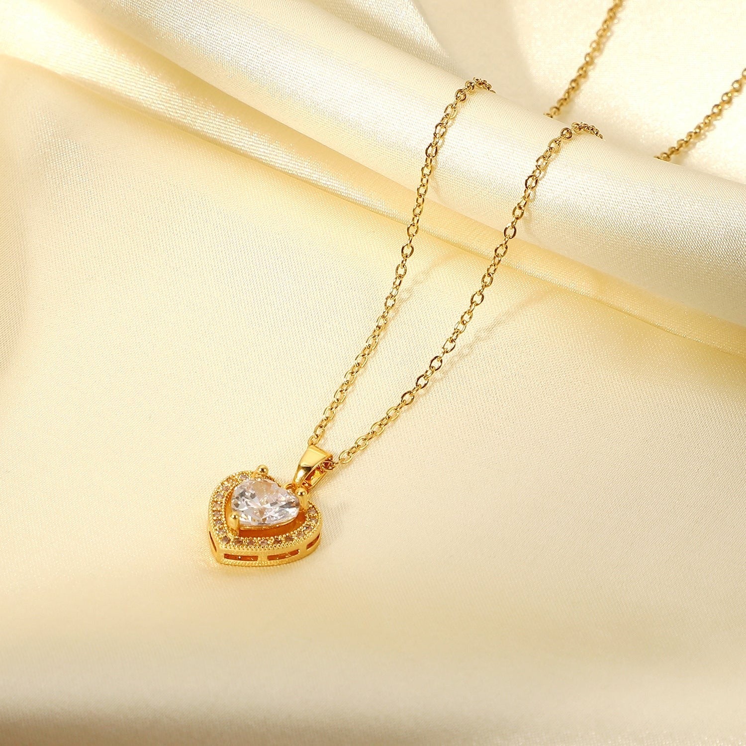 Nova Solitaire Heart Necklace | Waterproof 18k Gold