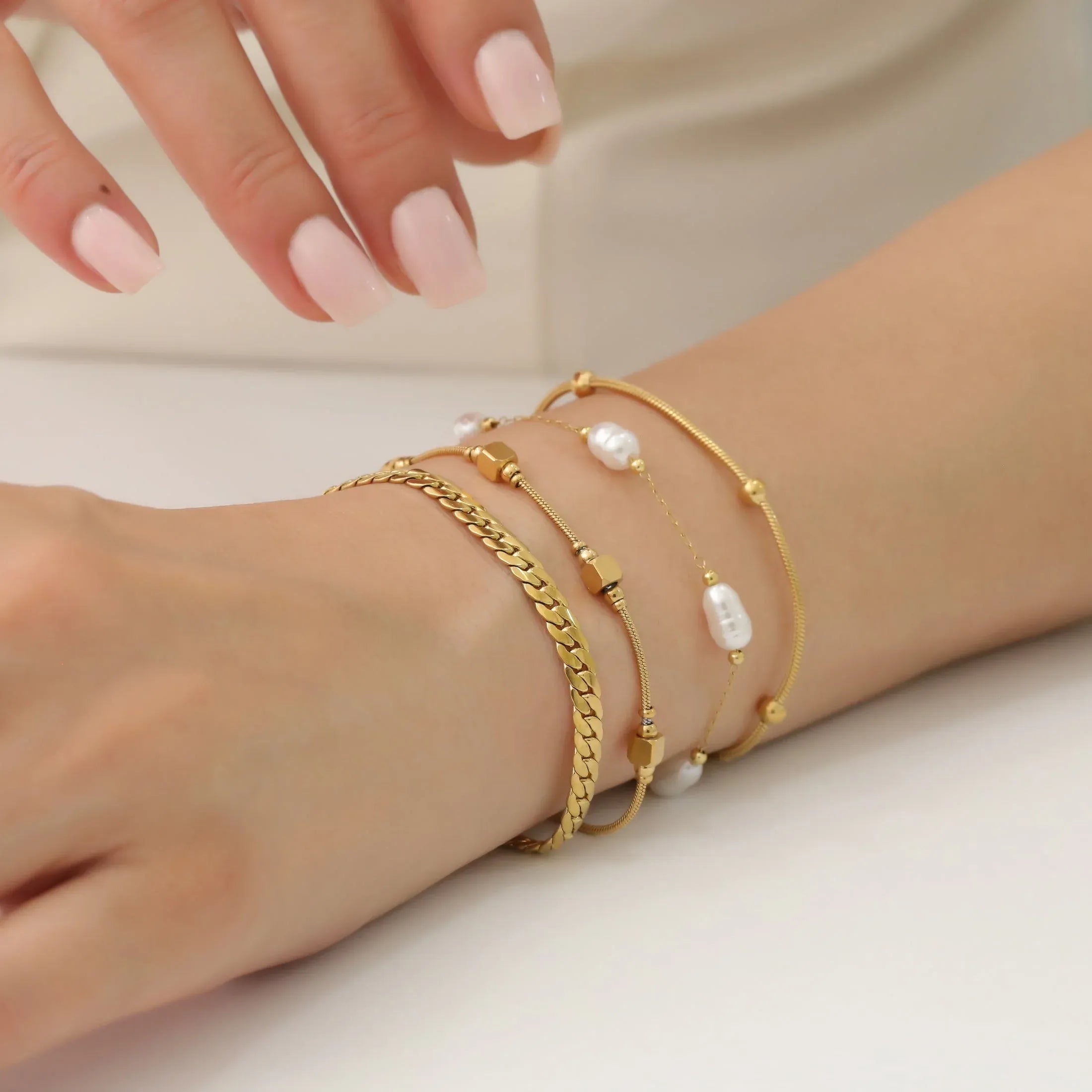 Belerose Flat Curb Chain Bracelet | Waterproof 18k Gold