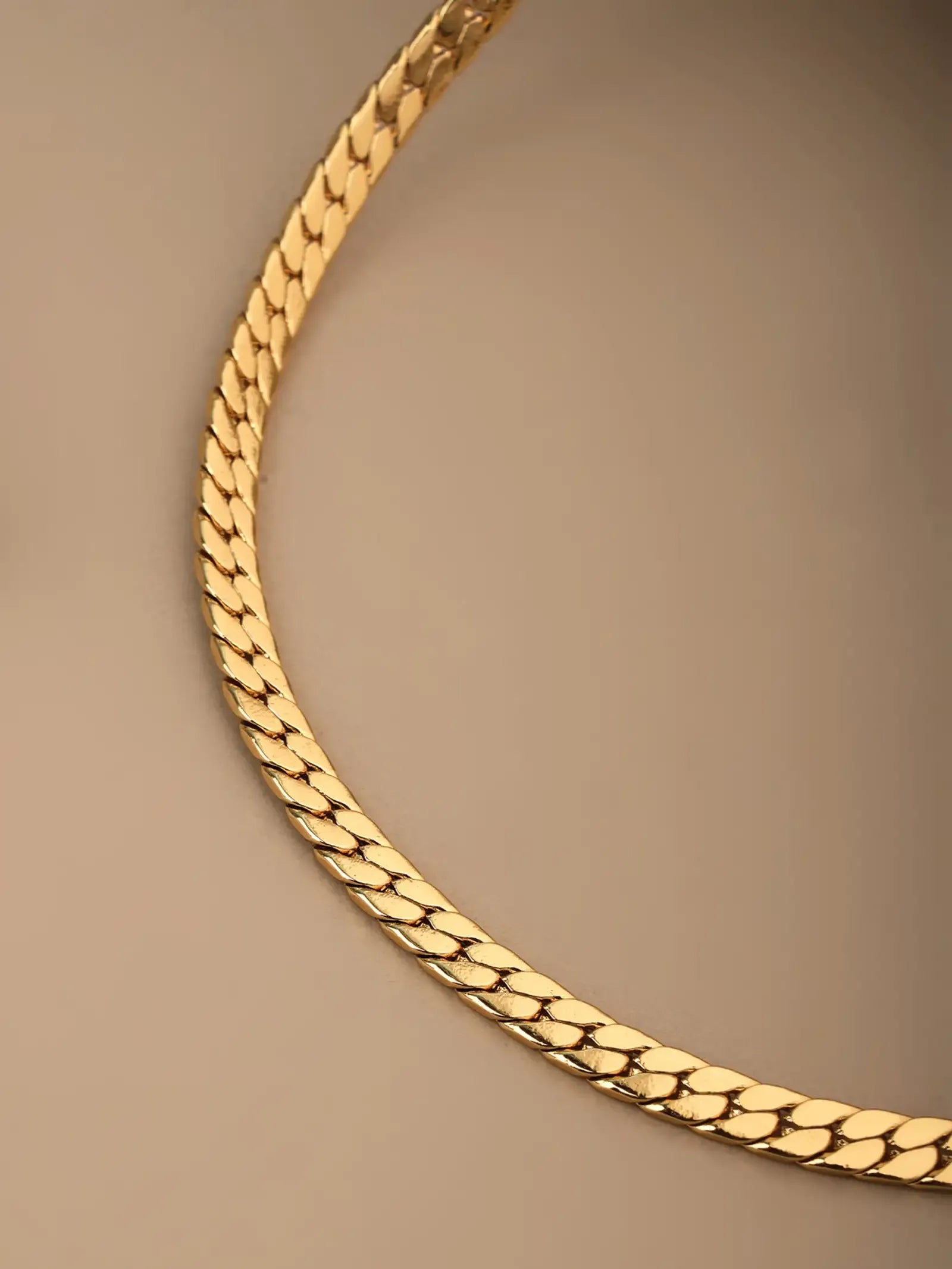 Belerose Flat Curb Chain Necklace | Waterproof 18k Gold