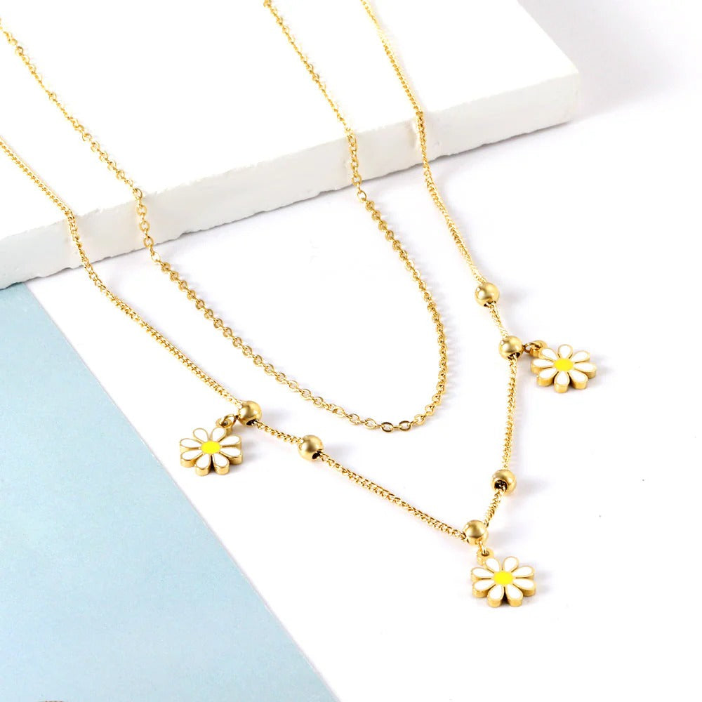 Emmeline White Daisies Layered Necklace | Waterproof 18k Gold