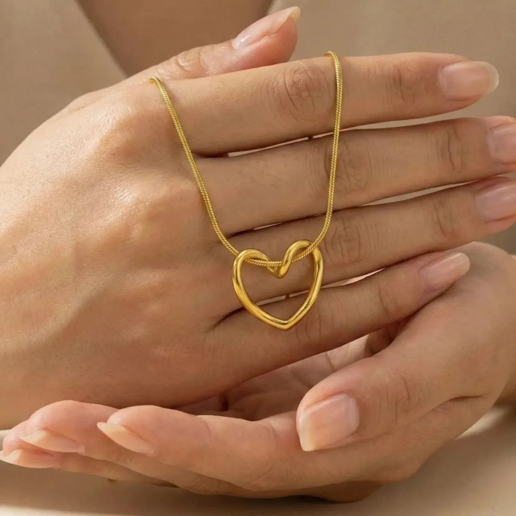 Cybele Hollow Heart Necklace | Waterproof 18k Gold
