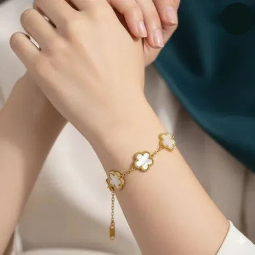Bronte Five-Leaf White Clover Bracelet | Waterproof 18k Gold