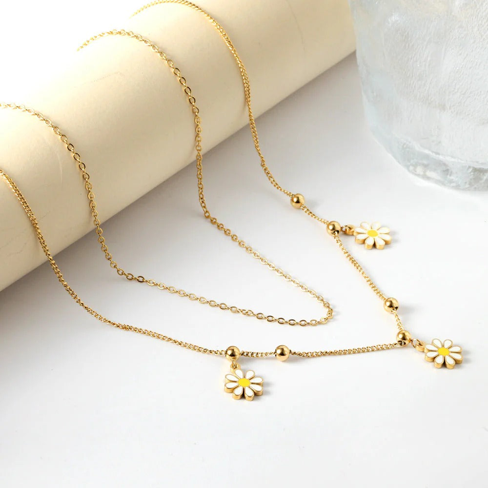 Emmeline White Daisies Layered Necklace | Waterproof 18k Gold