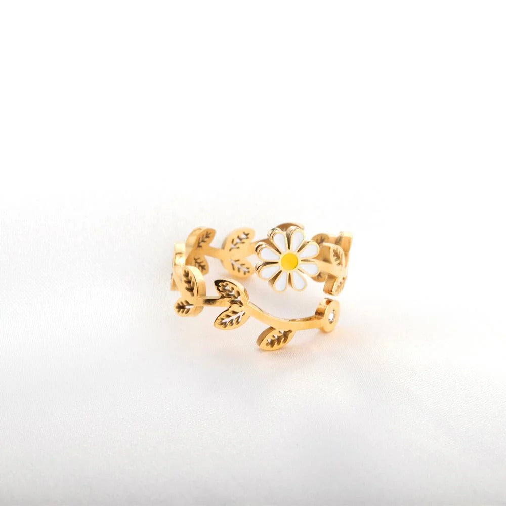 Leona White Daisy Ring | Waterproof 18K Gold