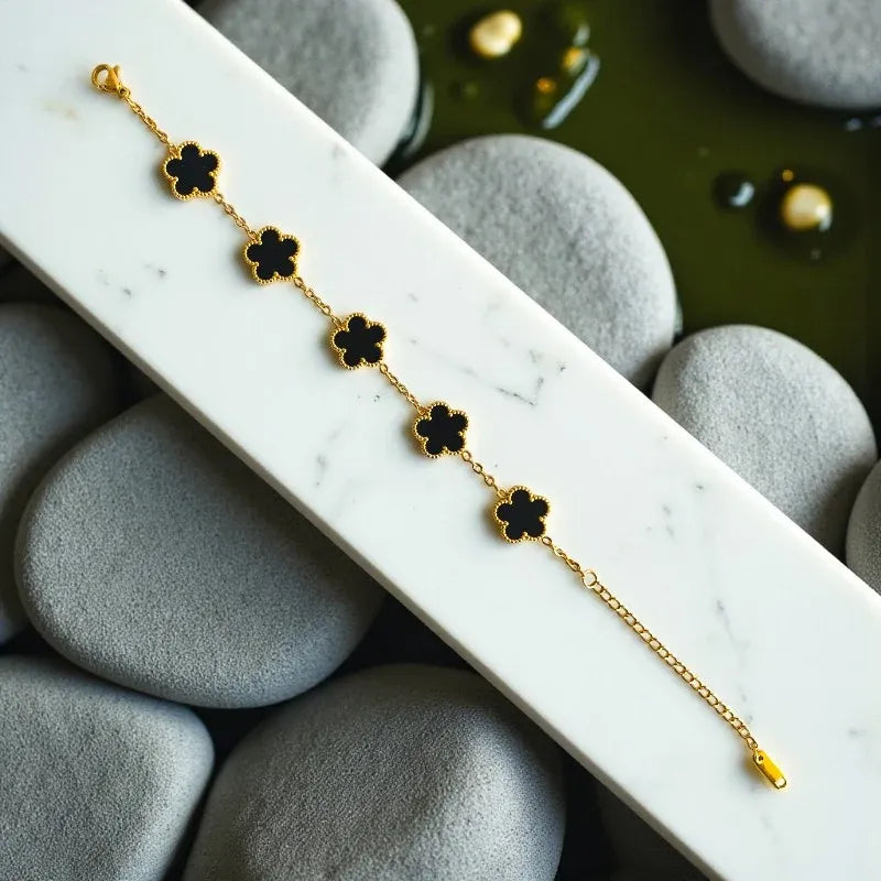 Bronte Five-Leaf Black Clover Bracelet | Waterproof 18k Gold
