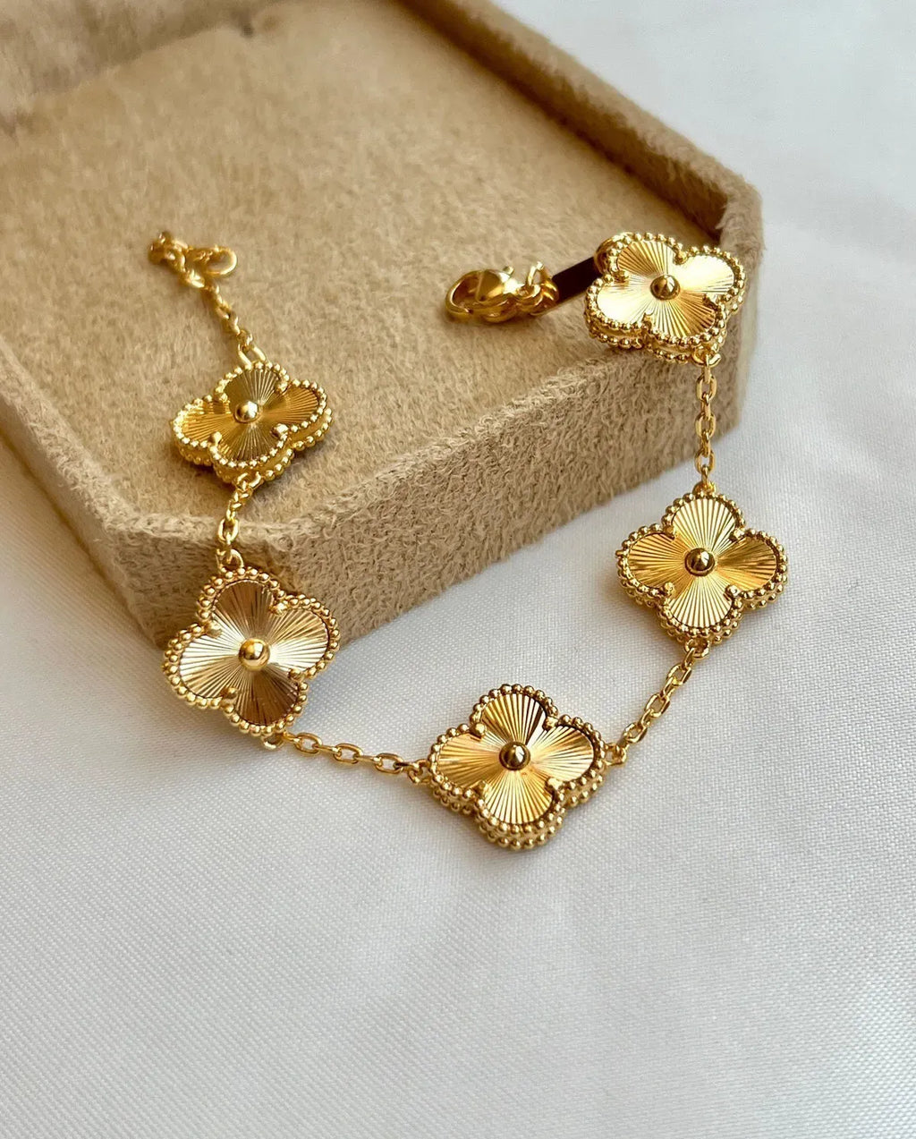 Alora Four-Leaf Gold Clover Bracelet | Waterproof 18k Gold