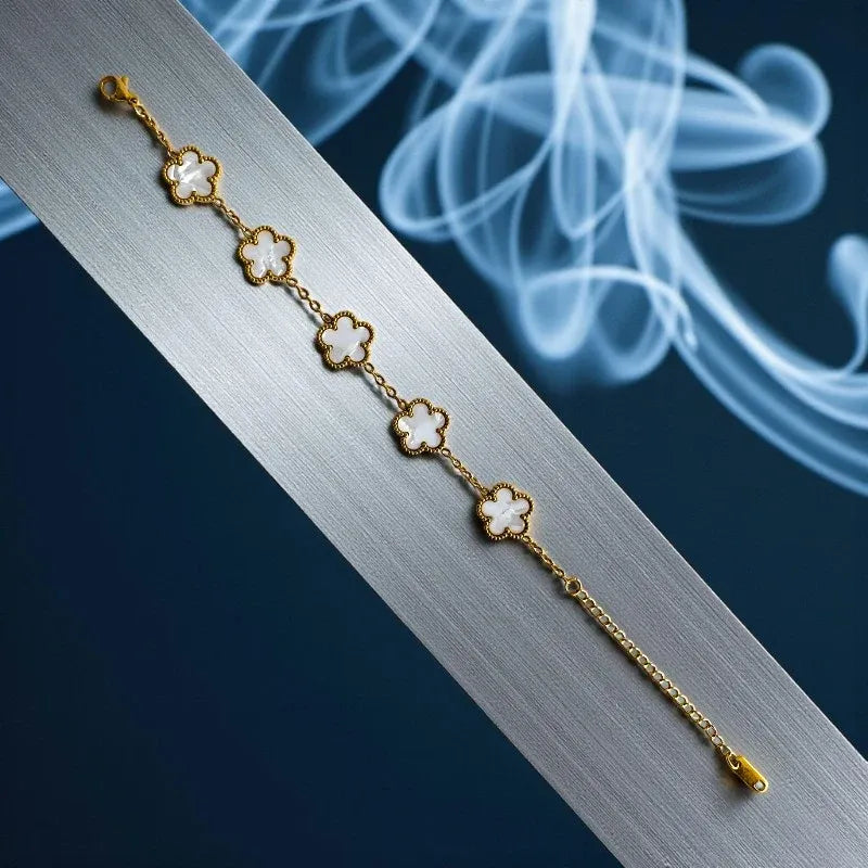 Bronte Five-Leaf White Clover Bracelet | Waterproof 18k Gold