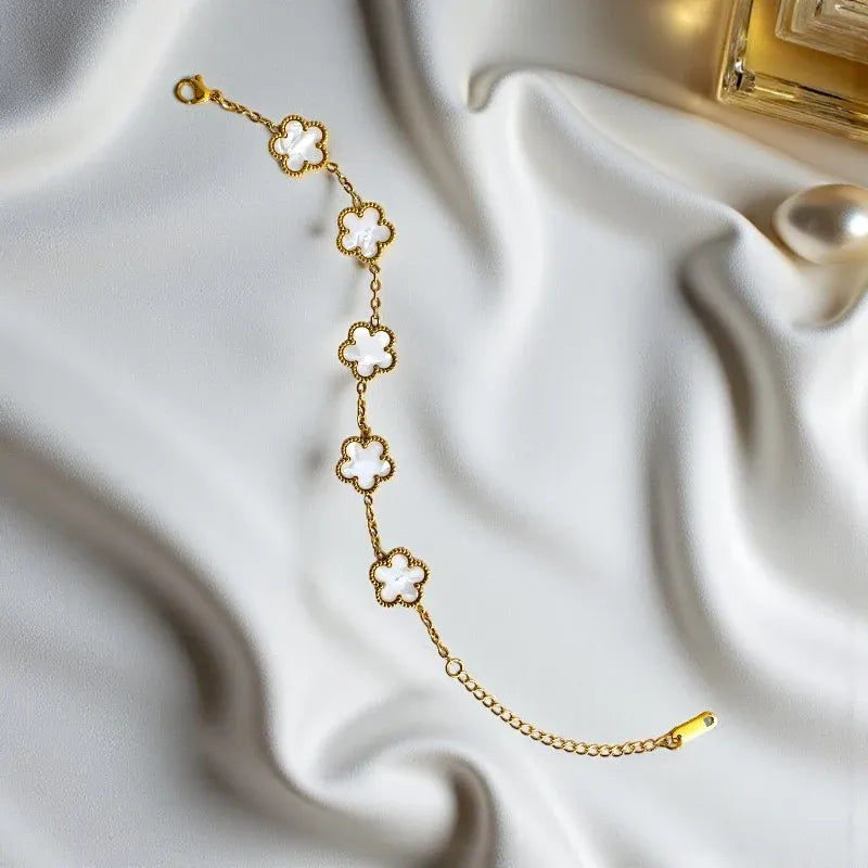 Bronte Five-Leaf White Clover Bracelet | Waterproof 18k Gold