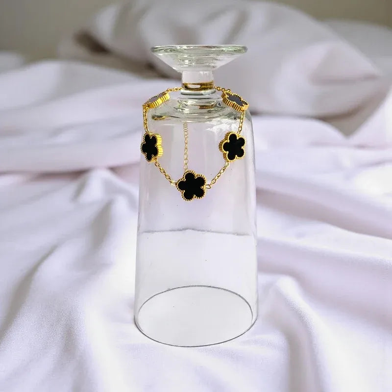Bronte Five-Leaf Black Clover Bracelet | Waterproof 18k Gold