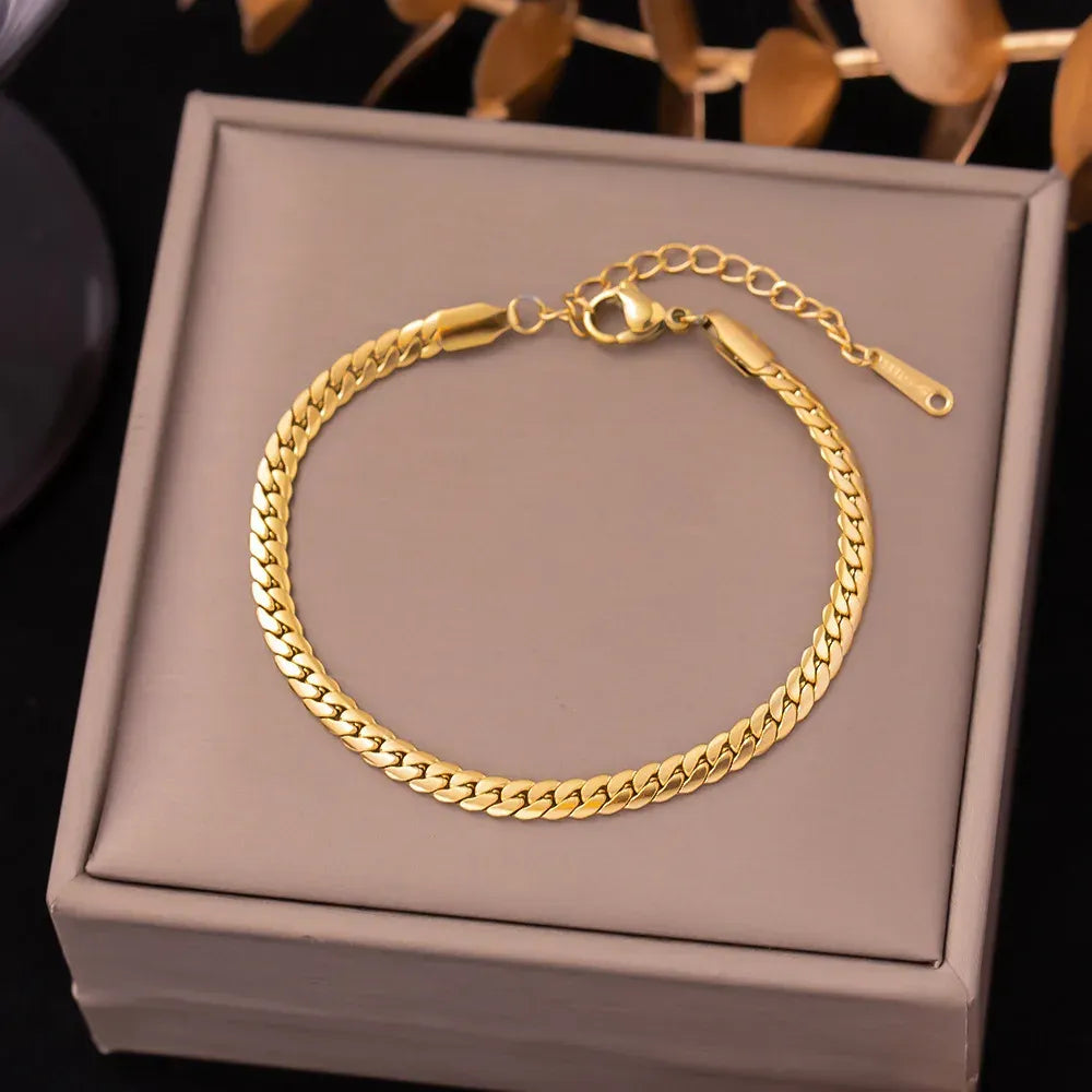 Belerose Flat Curb Chain Bracelet | Waterproof 18k Gold