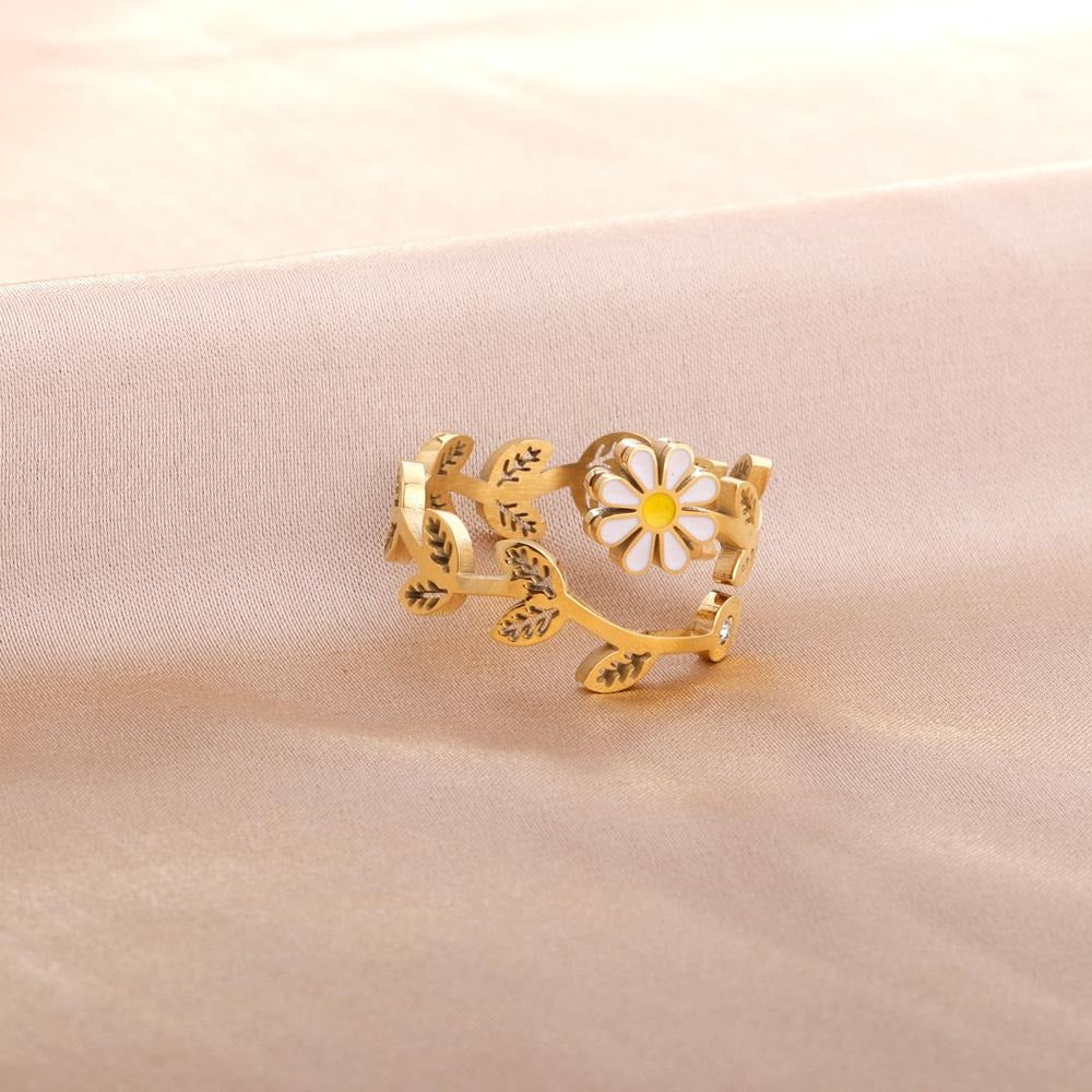 Leona White Daisy Ring | Waterproof 18K Gold