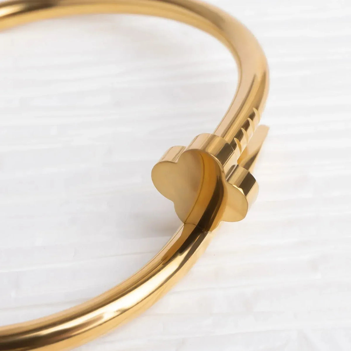 Nova Clover Nail Hinged Bangle Bracelet | Waterproof 18k Gold